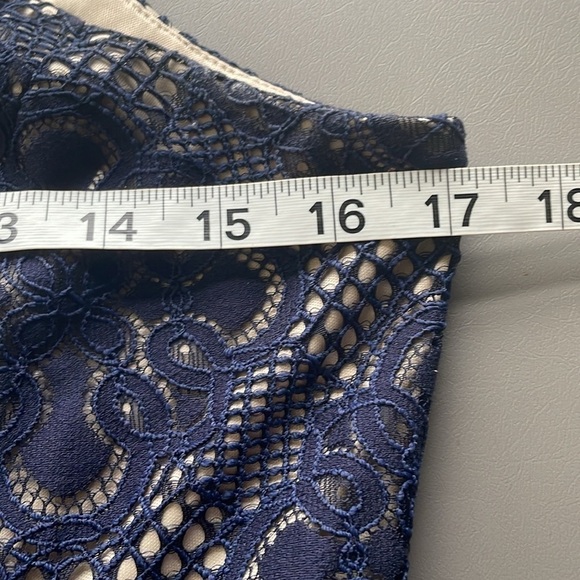 Vince Camuto Lace Midi Dress  | Size 6 | Elegant & Feminine - Picture 9 of 11